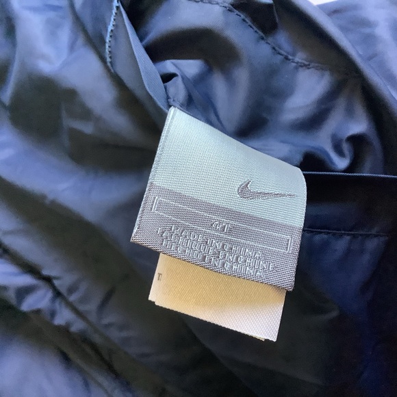Reversible Nike Puffy Coat - Picture 13 of 13